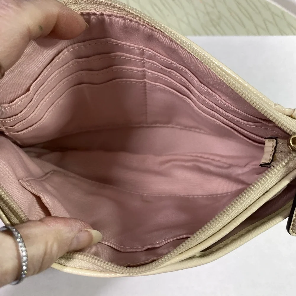 COACH Womens Ivory/Beige Wristlet Wallet Clutch Signature Logo 5.5x9x1